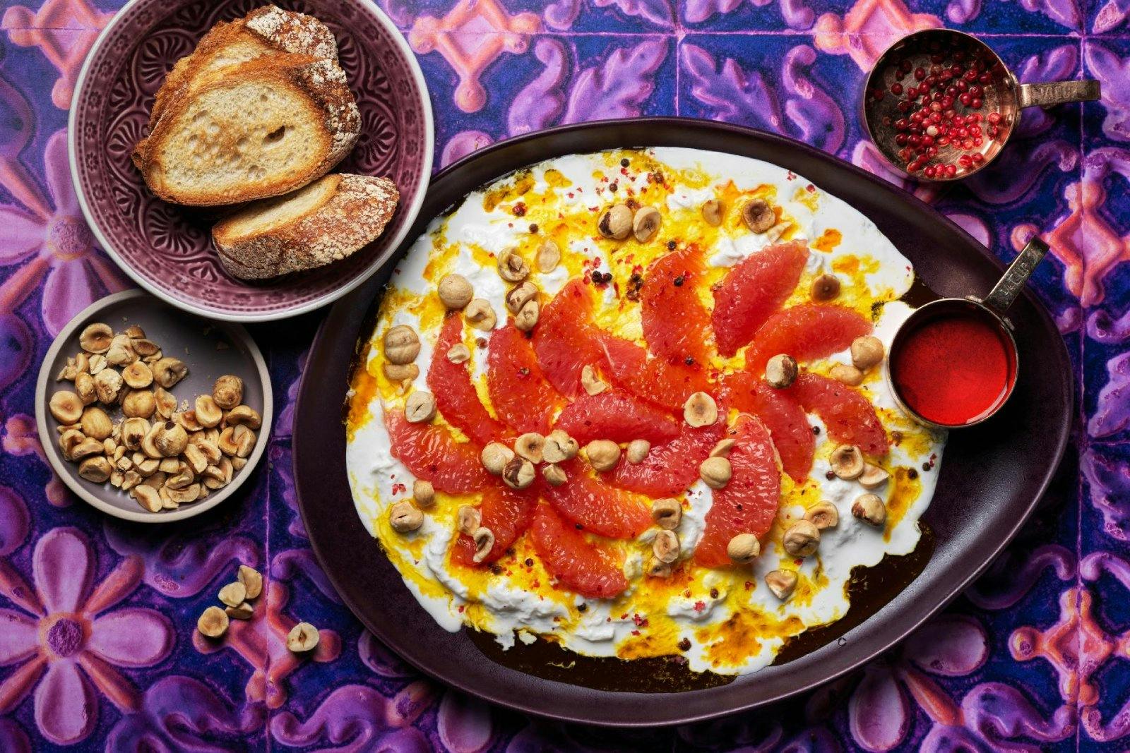 Stracciatella au safran et aux pamplemousses