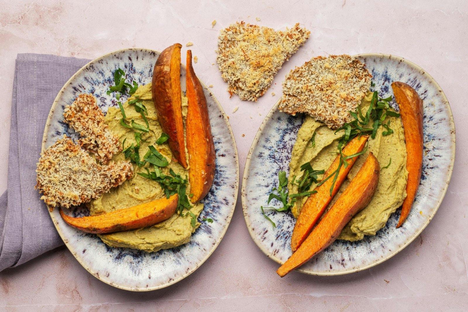 Pistazien-Hummus mit Süsskartoffeln und Pilzen