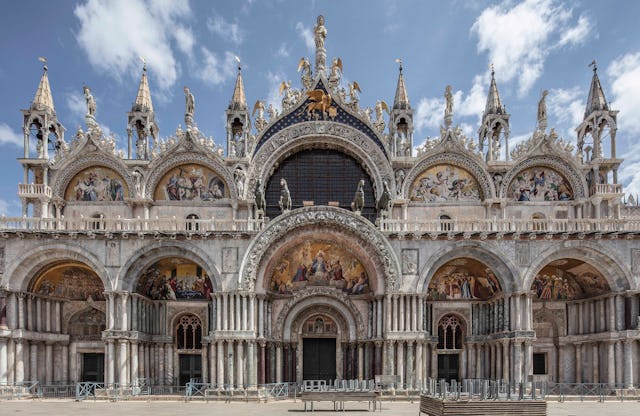 Eine von Venedigs beliebtesten Touristenattraktionen: Der Markusdom.