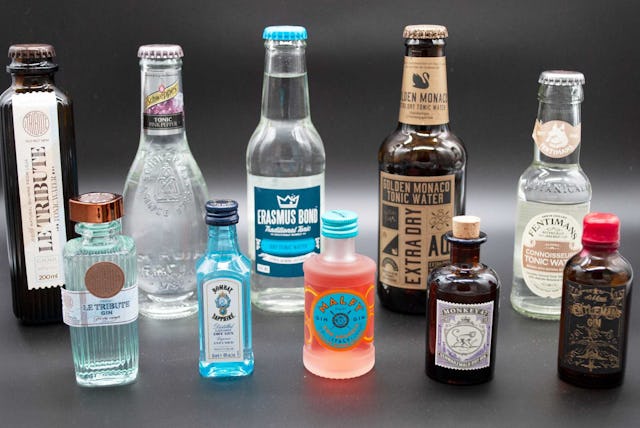 Der Inhalt der Geschenkbox lässt keine Wünsche offen: Gins und Tonics.