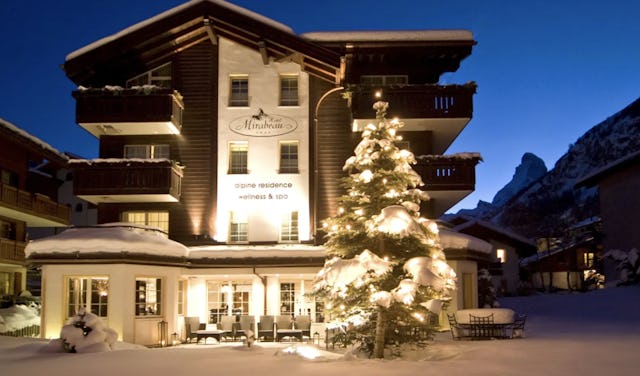 Profite de la merveilleuse atmosphère alpine et de la vue sur le Cervin.