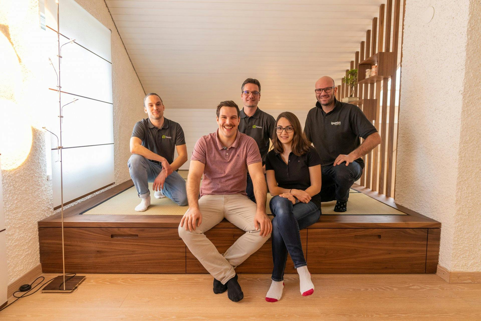 Andreas und Manuela sind sichtbar happy: Ihr Traum von einer Tatami-Ecke ist in Erfüllung gegangen, auch dank den von Houzy engagierten Fachleuten.
