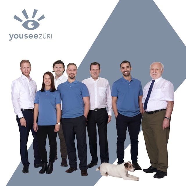 Beim YOUSEEZÜRI-Team bist du in besten Händen.
(v.l.n.r.: Dr. Theo G. Seiler, Chiara Brülhart, Dr. Isaak Fischinger, Andreas Sikau, Dr. Tobias Koller, Benjamin Isler, Prof. Dr. Dr. Theo Seiler und Hera)