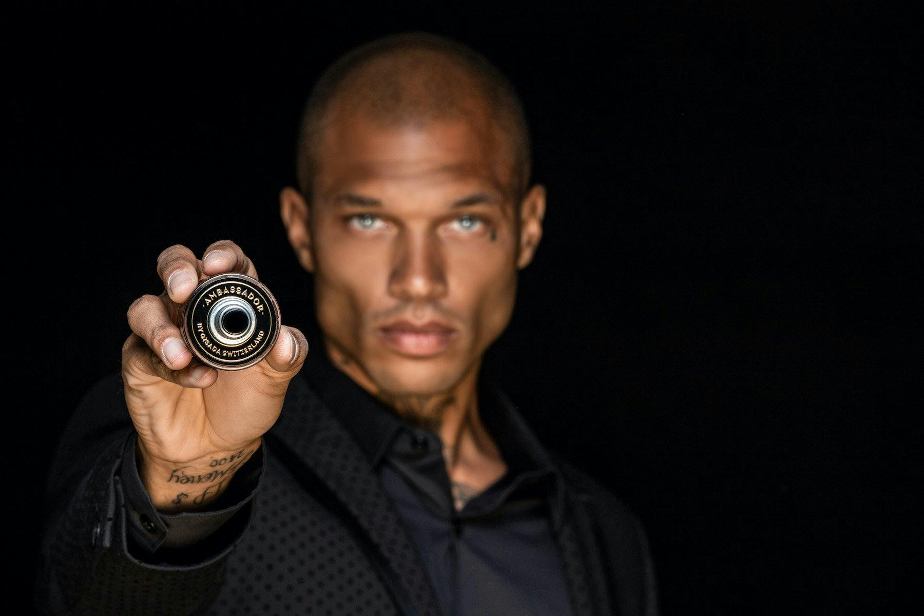 AMBASSADOR Men präsentiert von Jeremy Meeks.