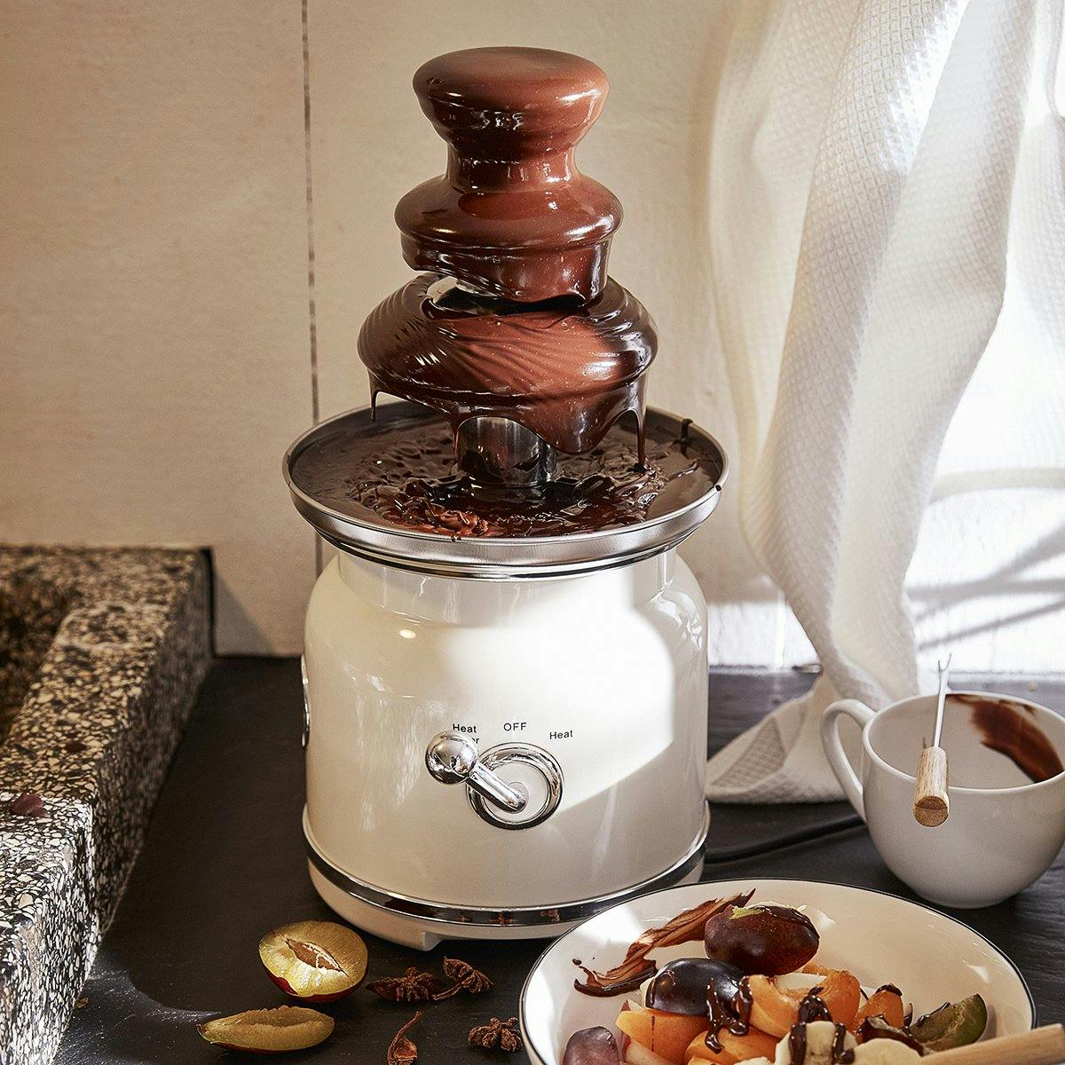 Der Schokobrunnen verwandelt jedes Essen in einen süssen Gaumenschmaus.