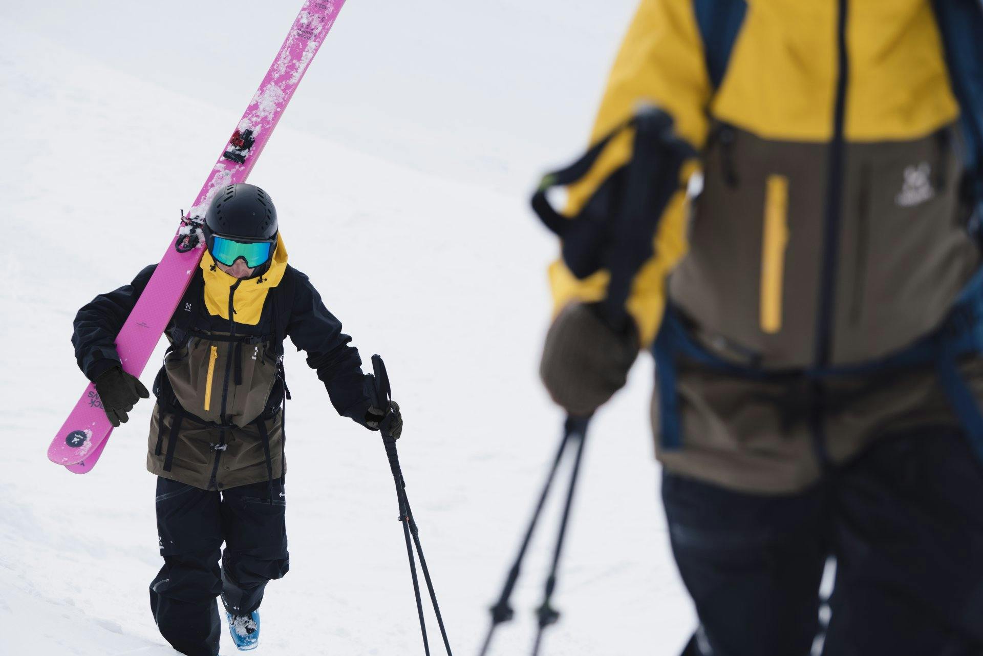 Die Vassi-Kleider sind nach einem Berg in Schweden benannt: Freerider trotzen den Elementen.