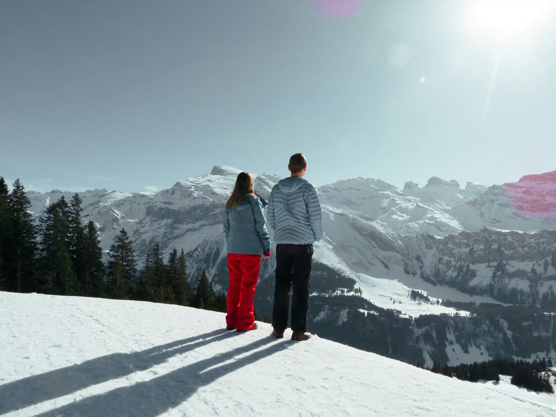 Winterwandern mit dem Titlis im Hintergrund