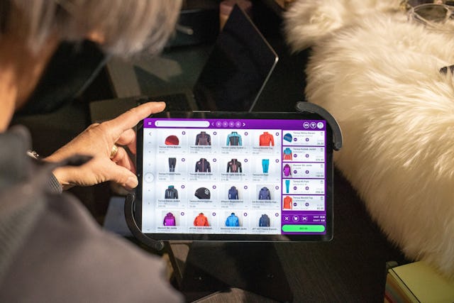 Kunden erhalten alles, was sie brauchen, heute auch online: Die KLARA Kasse im Einsatz bei 2nd Peak.