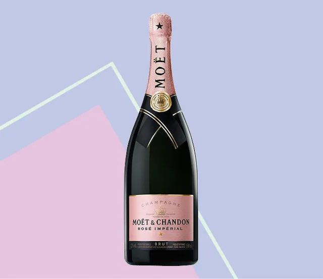 La vie en rose: Moët & Chandon Impérial Rosé est un champagne rosé de grande qualité aux arômes de fraise des bois, de framboise et de cerise.