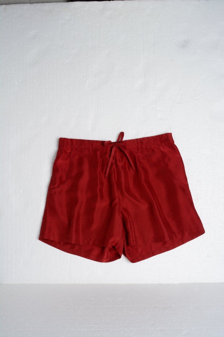 Pyjama en soie top & short de Nulu, 59 fr. 95 chacun,
Coop City.