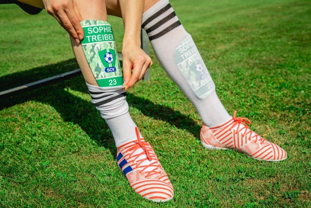 Schienbeine gehören geschützt – und personalisiert! Schienbeine gehören geschützt – und personalisiert!