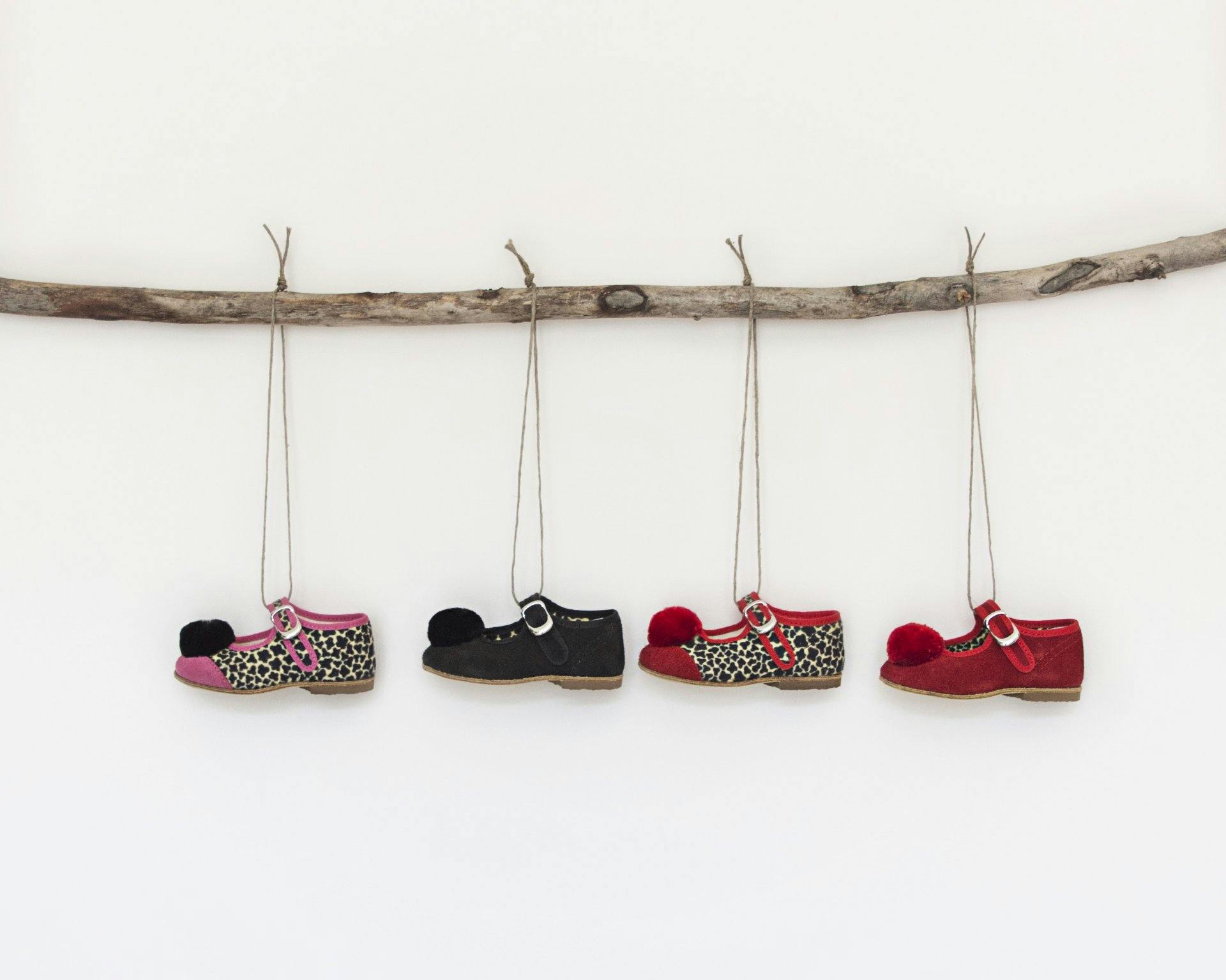 Schuhe in allen Formen und Farben.