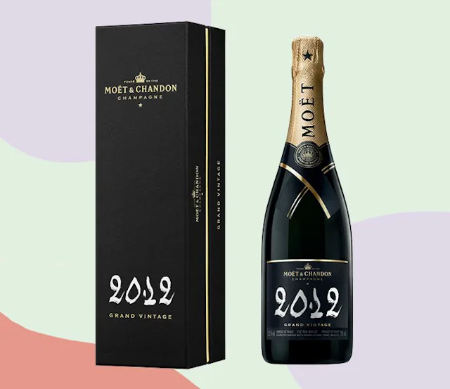 Auf ein gutes Jahr: Dieser besondere Jahrgangs-Champagner ist dank der edlen Geschenkbox ein perfektes Mitbringsel für die nächste Einladung.