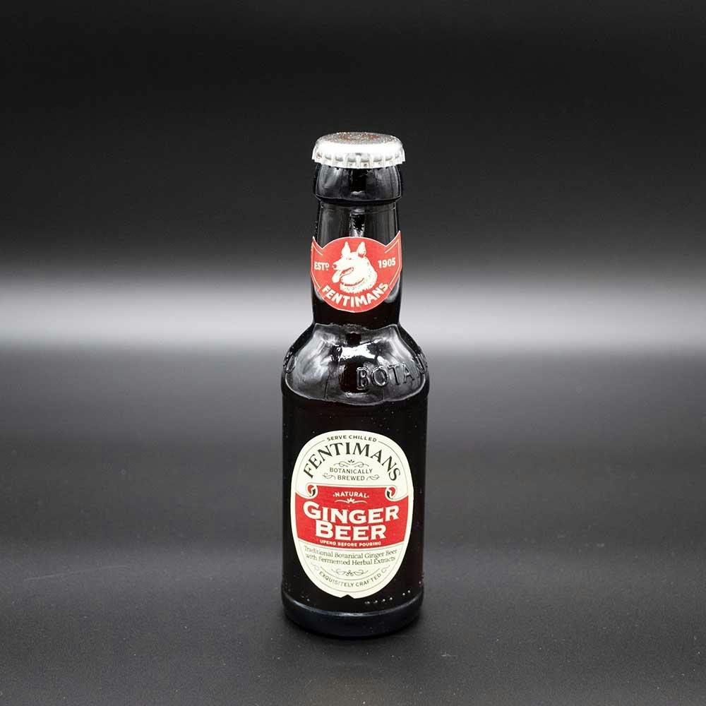 Es muss nicht immer Tonic sein: Das Fentimans Ginger Beer bringt belebende Schärfe ins Glas.