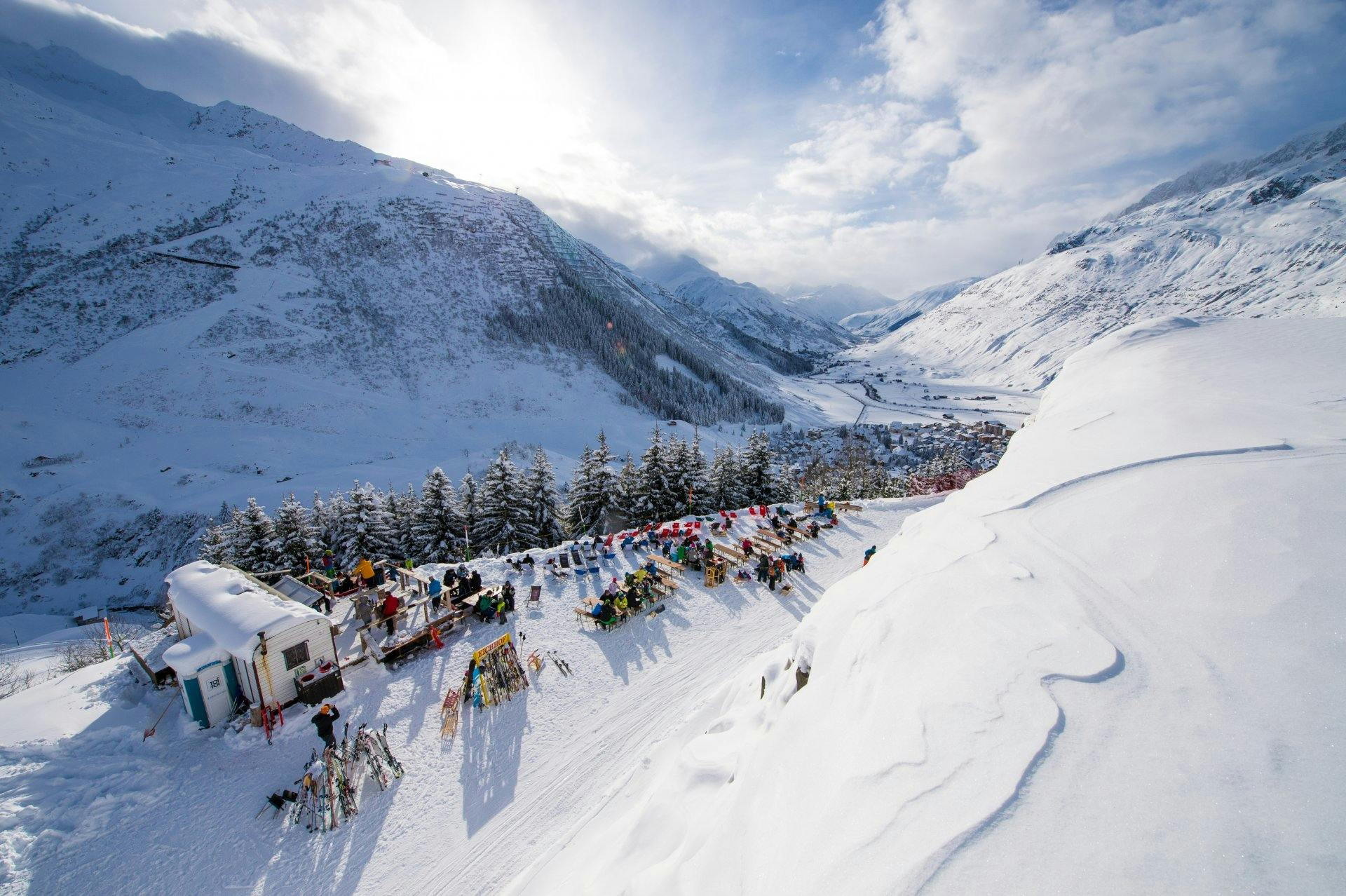 Hier lohnt sich ein Zwischenhalt: Starke Aussicht in der Himalaya Bar.