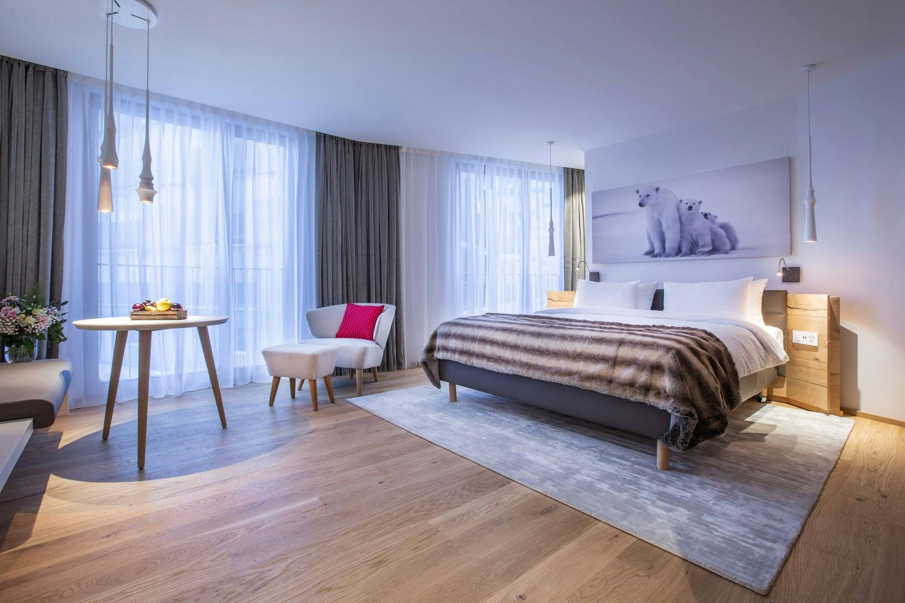 Die komfortablen Zimmer des Radisson Blu bieten das optimale Basislager für Bergbegeisterte.