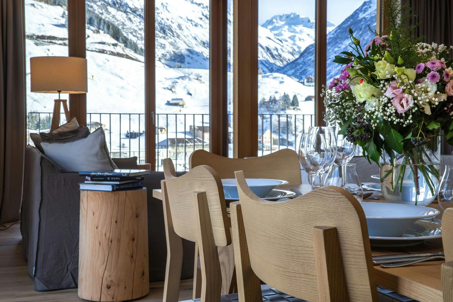 Suiten und Residenzen bieten viel Platz und Ausstattung für einen längeren Aufenthalt: Sicht auf Andermatt.