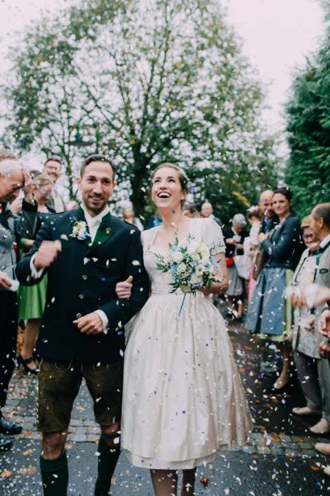 Trachtenhochzeit – heiraten in Dirndl und Lederhosen.