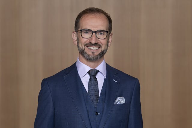 In diesem Interview spricht Nebojsa Racic, Leiter des EMS Blumenrain in Zollikon (ZH), über die Folgen des Coronavirus. In diesem Interview spricht Nebojsa Racic, Leiter des EMS Blumenrain in Zollikon (ZH), über die Folgen des Coronavirus.