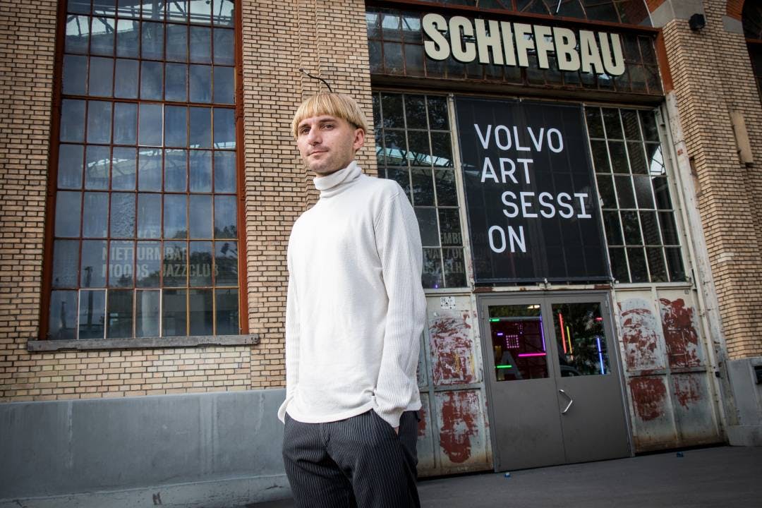 Le Britannique est le premier cyborg reconnu par un gouvernement. Lors de l’événement, au Schiffbau de Zurich, il a raconté sa mission: unir les homme...