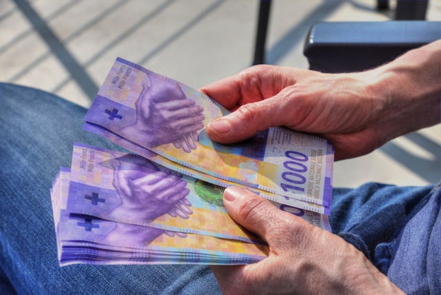 Bessere Zinsen für alle: Überprüfe deinen laufenden Kredit und spare bares Geld.