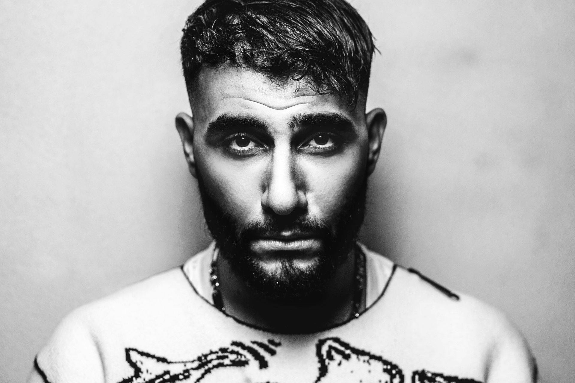 Sein Album Jibrail & Iblis erreichte die Spitze der Albumcharts in Deutschland, der Schweiz und Österreich: Samra.