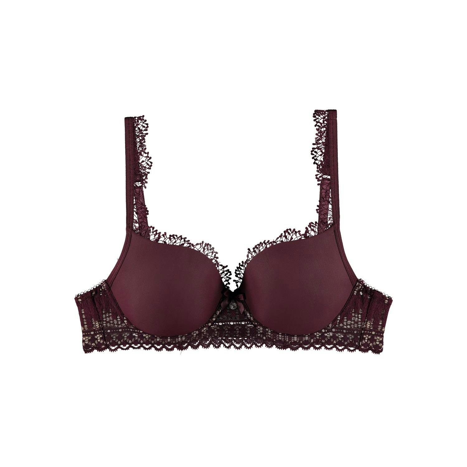 Verführt in sinnlichem Bordeauxrot mit femininen Stickereien: