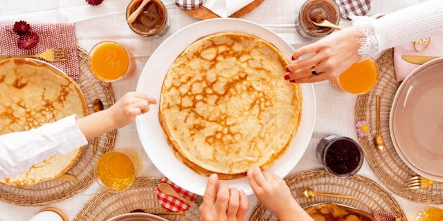 Oublie l’hiver pour laisser place à la plus chaleureuse des fêtes dont sa vedette n’est autre que… la crêpe!