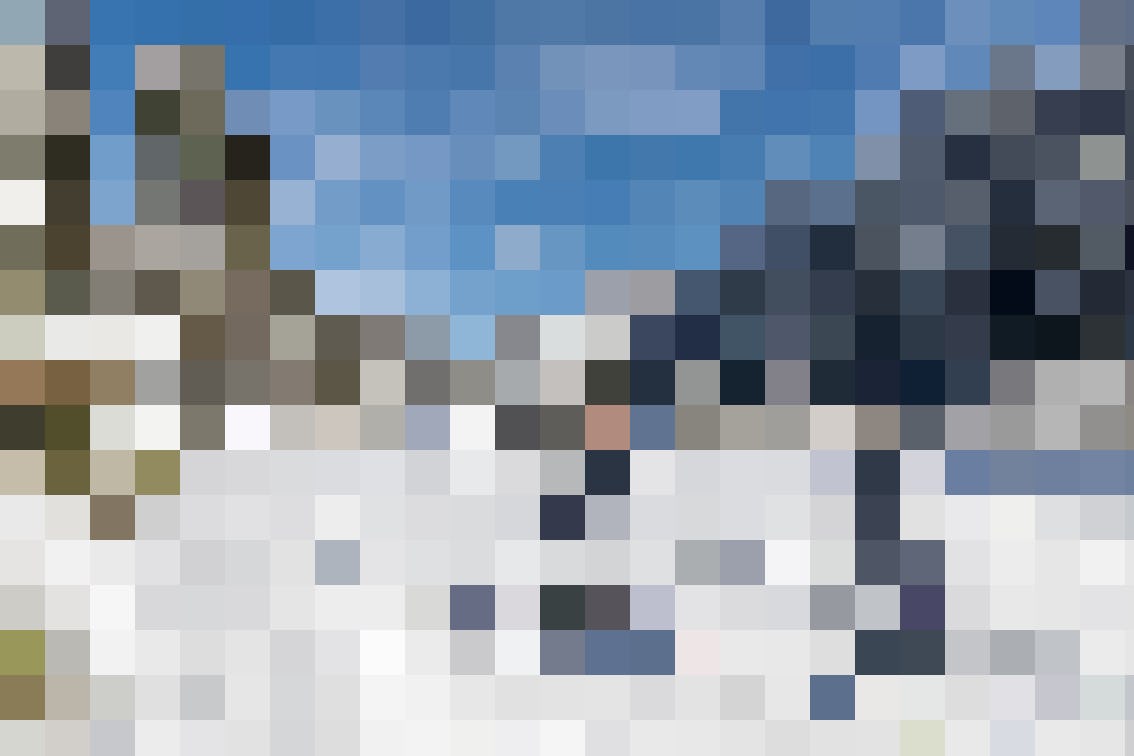 Sportlich sein und gleichzeitig die traumhafte Winterlandschaft geniessen: Langläufer auf einsamer Loipe