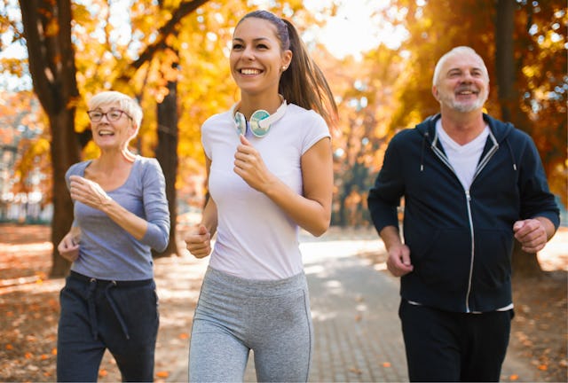 Auch im Alter fit bleiben: Mit den richtigen Tricks und Burgerstein-Vitaminen.