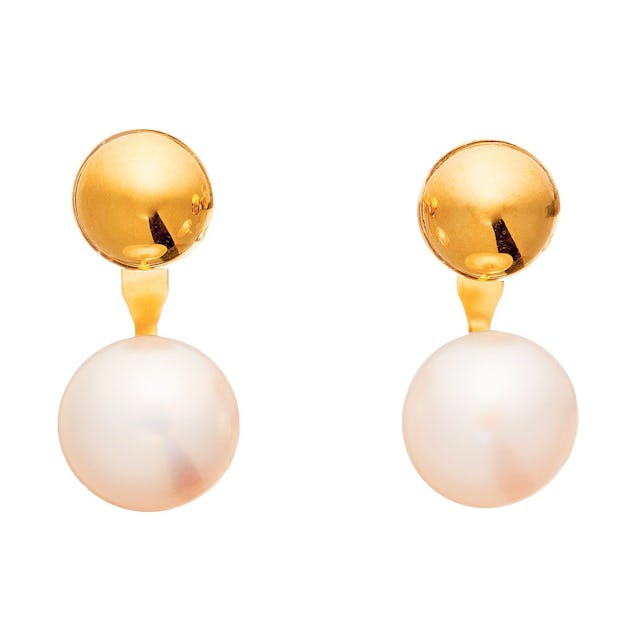 Perles chéries: boucles d’oreilles Christ en or 18 carats avec perles d’eau douce, 249 fr.,