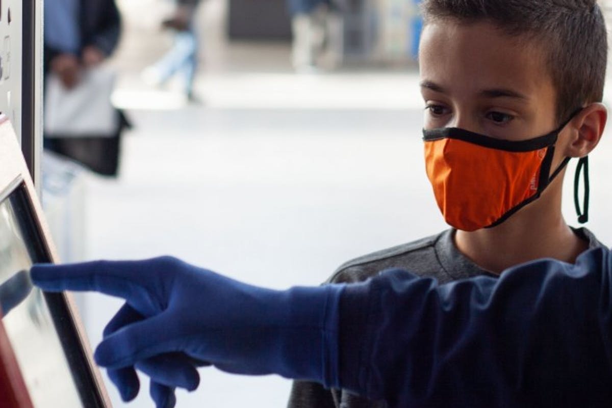 ... und Clarion Handschuhe. Für einen sicheren Alltag.