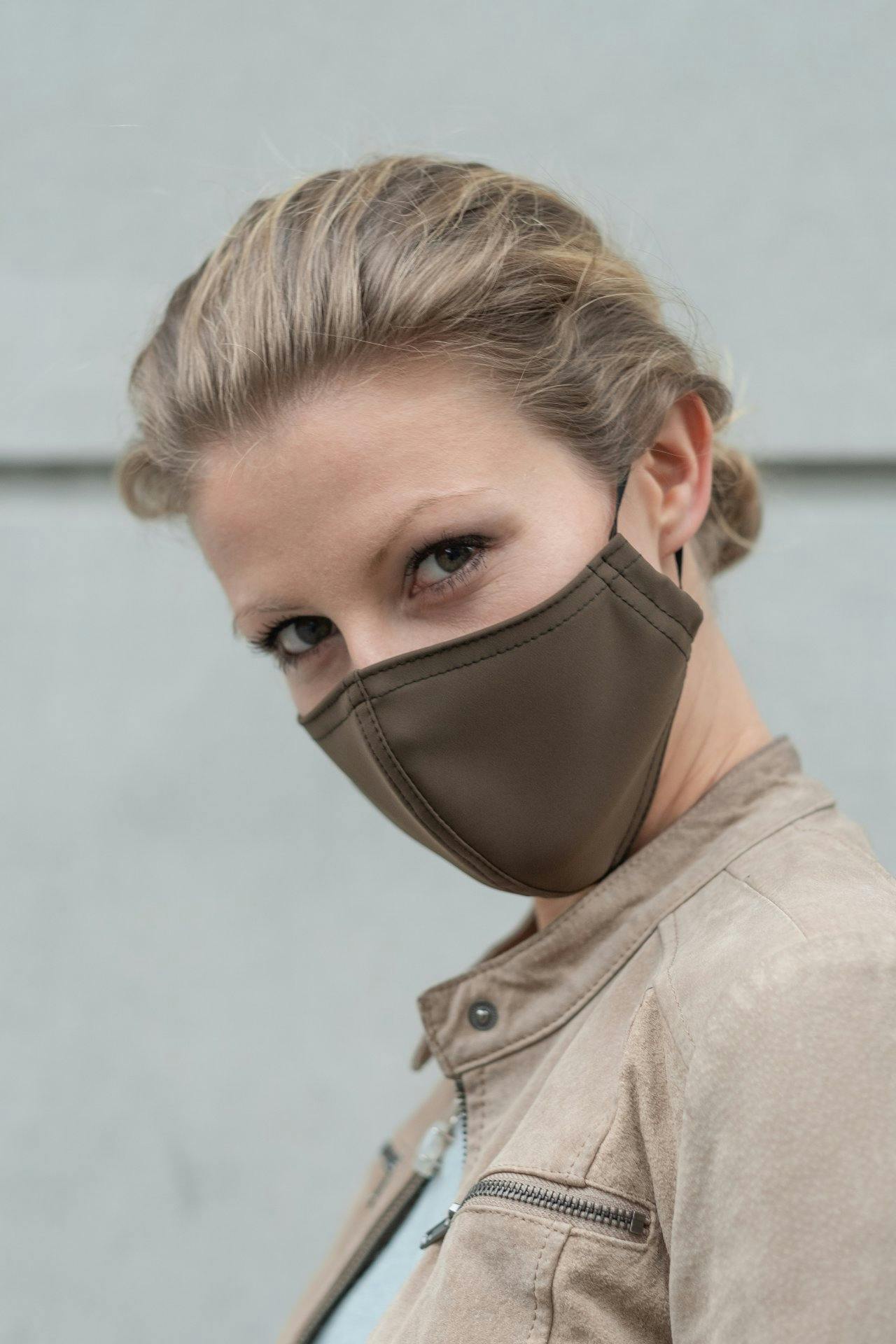 Die Masken von Airguard sind in unterschiedlichen Farben, sowie als Ohren- oder Kopfmodell erhältlich.