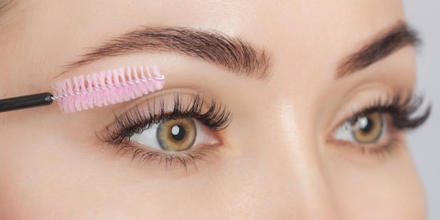 Natürlich lange Wimpern mit Wimpernseren