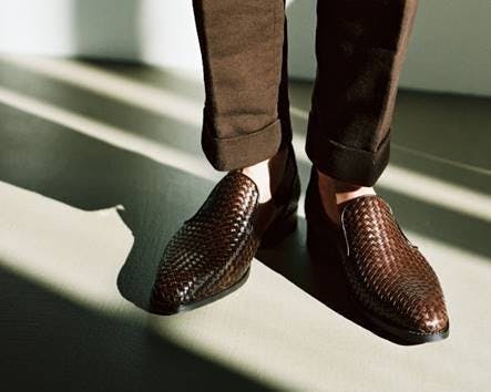 Das Schweizer Label LE MAJORDOME präsentiert rahmengenähte Schuhe nach Mass.