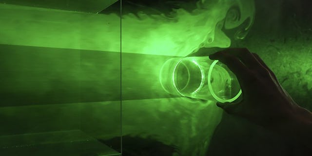 Visualisation de turbulences au laboratoire d’hydro & aéro aérodynamique. 