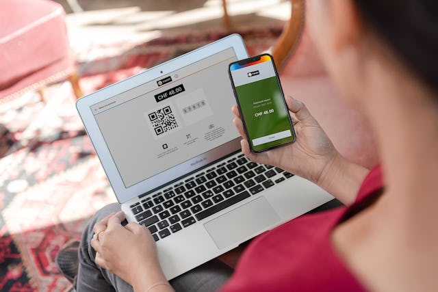 Avec TWINT, tu trouveras une solution de boutique en ligne parfaitement adaptée à tes besoins et pourras utiliser le système click & collect à moindres frais.