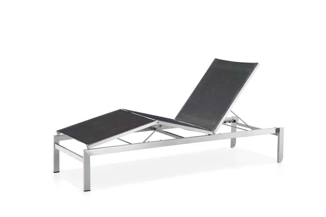 Mehrfach verstellbar und immer bequem: die Gartenliege Dragon.