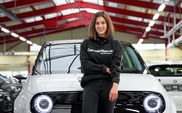 Mitgründerin von Carvolution Léa Miggiano bietet mit dem Auto-Abo eine Alternative zu Kauf und Leasing an.