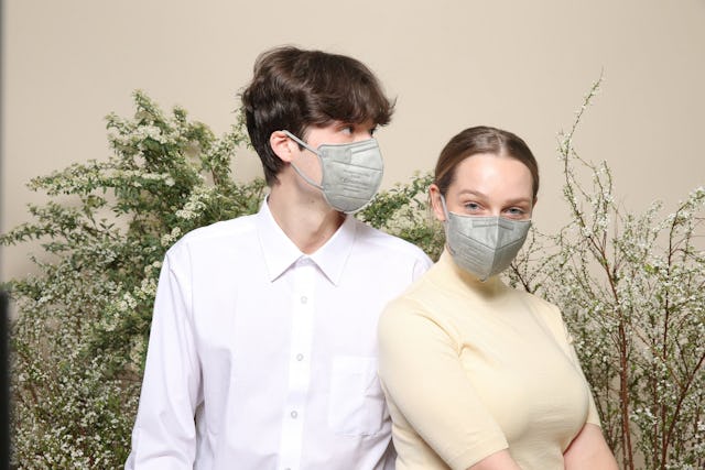 Die Green View FFP2-Masken sind CE-zertifiziert, erhältlich in drei Farben und werden zum schweizweiten Tiefstpreis von 0.75 Franken pro Stück angeboten.