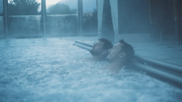 Entspannung pur im Wasser: In der Region Viamala relaxt man am besten nass.