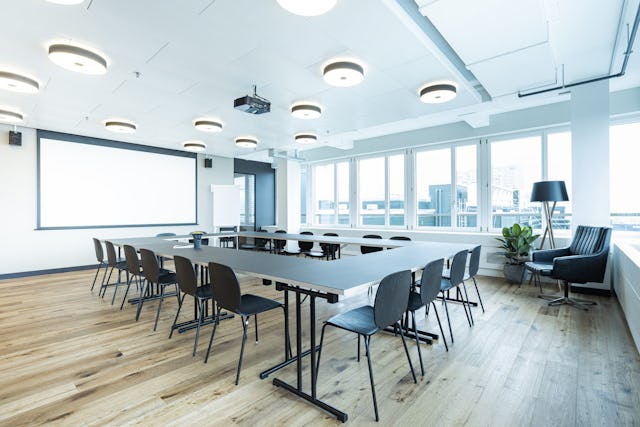 Nur einige der Vorzüge einer flexiblen Office-Lösung: Mehr Freiheit, bessere Infrastruktur, finanzielle Entlastung. Nur einige der Vorzüge einer flexiblen Office-Lösung: Mehr Freiheit, bessere Infrastruktur, finanzielle Entlastung.