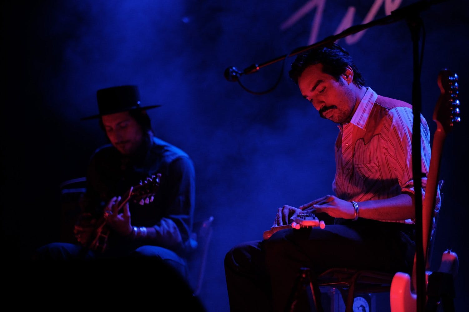 Die Gitarren-Virtuosen, Hermanos Gutierrez, standen auf der Bühne mit Santana, Paco de Lucia, John McLaughlin und Al die Meola.