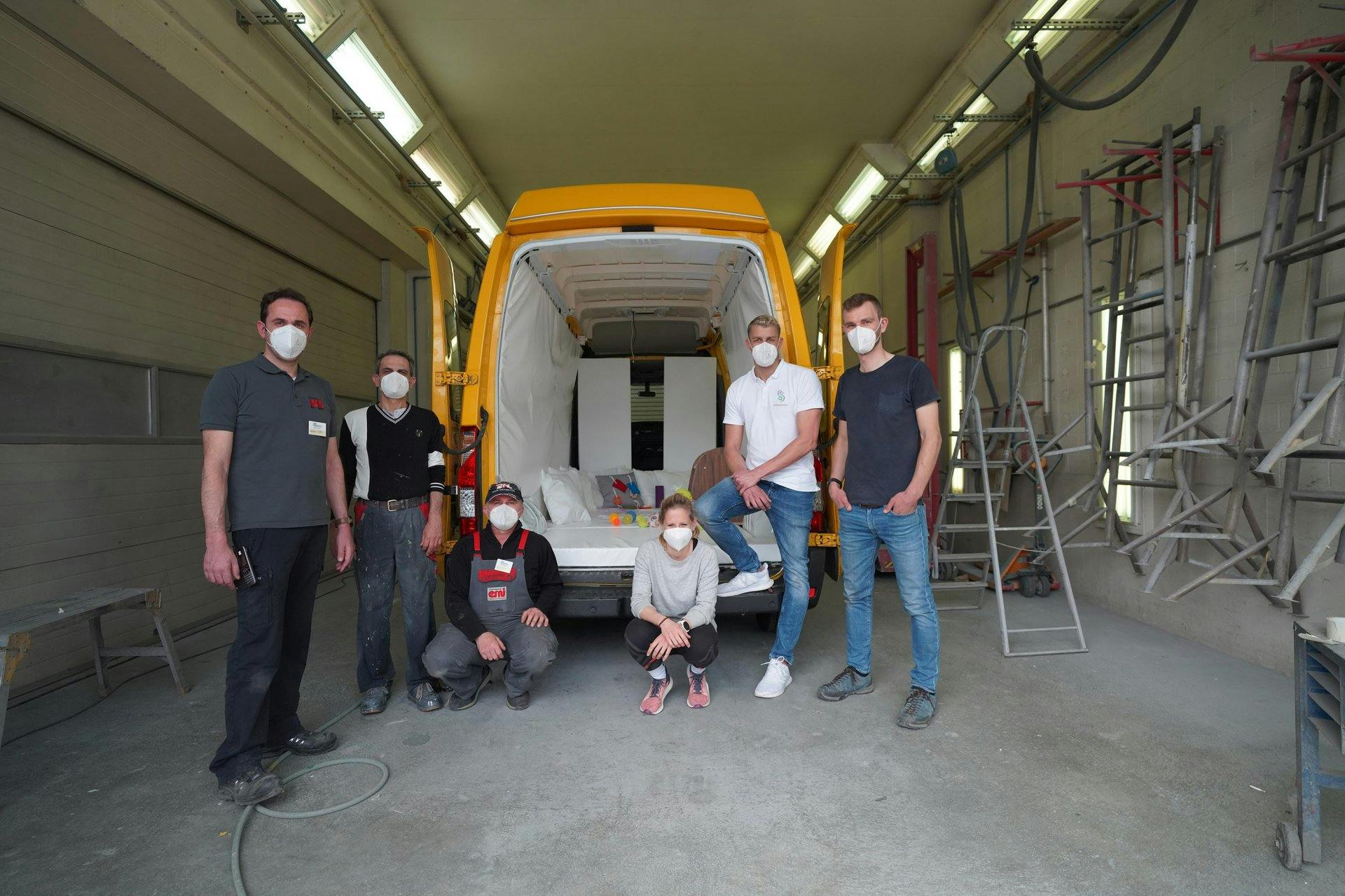 La giornata è stata faticosa ma i risultati si vedono. Ora manca solo la scritta esterna.