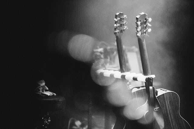 Zurzeit befinden sich die Gitarren noch in den Ständern. Sichere dir deinen Earlybird-Zugang. Zurzeit befinden sich die Gitarren noch in den Ständern. Sichere dir deinen Earlybird-Zugang.