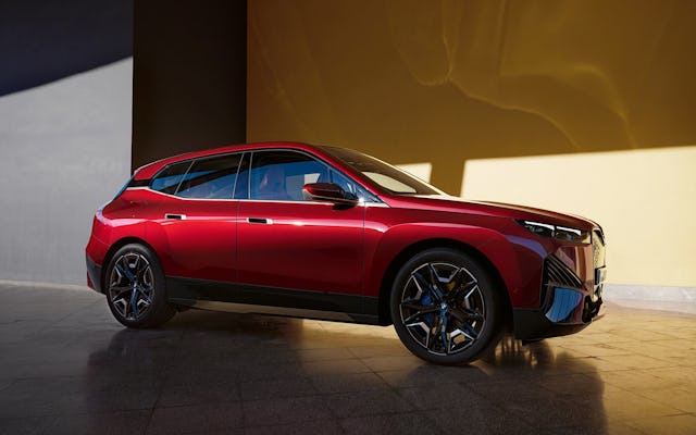 Exklusive Live-Premiere des BMW iX. Exklusive Live-Premiere des BMW iX.