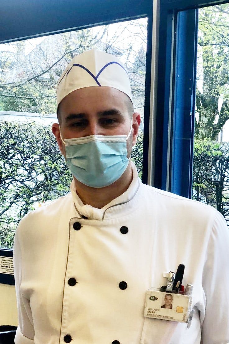 Guillaume Salas, capocuoco al CHUV e formatore di apprendisti. 