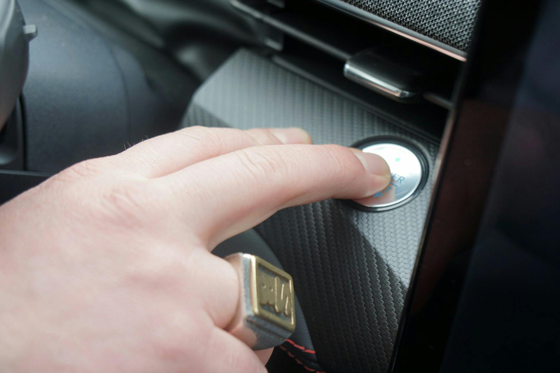 Auf Knopfdruck startet der 351 PS starke Dual-Elektro-Motor des Ford Mustang Mach-E.