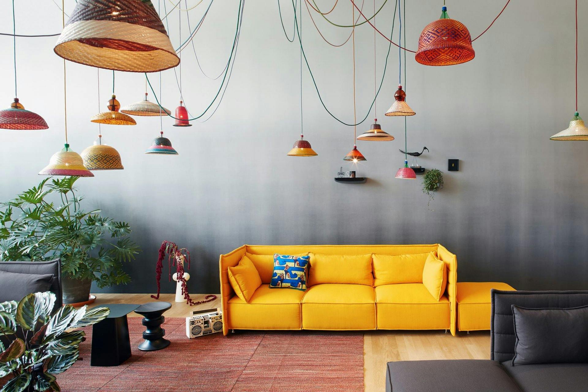 Le design grâce à l'upcycling: les lampes PET d'Alvaro Catalán de Ocón.