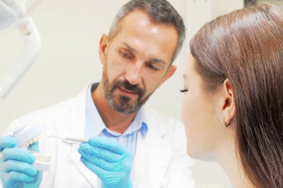 Die Kieferorthopädie ist ein Fachgebiet der Zahnmedizin.